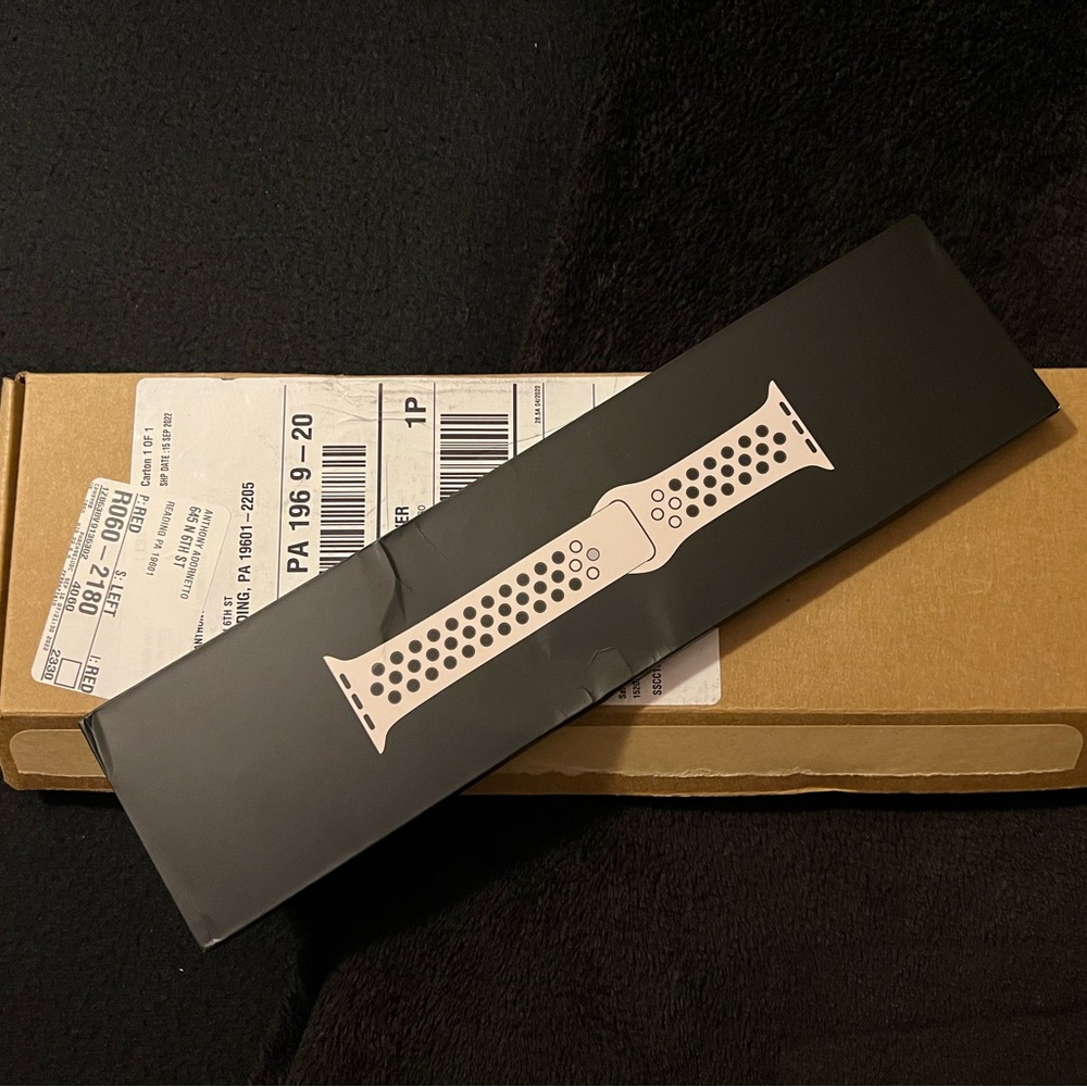 Apple watch Nike band desert Sand /Black